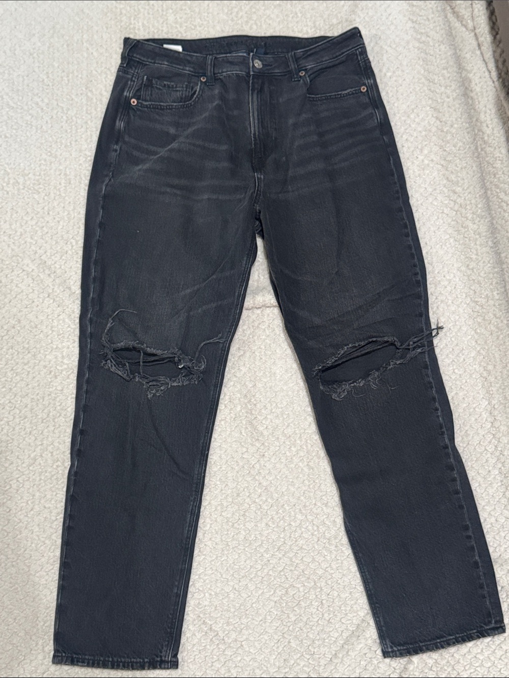 Women’s American Eagle Black Distressed Straight-Leg Jeans